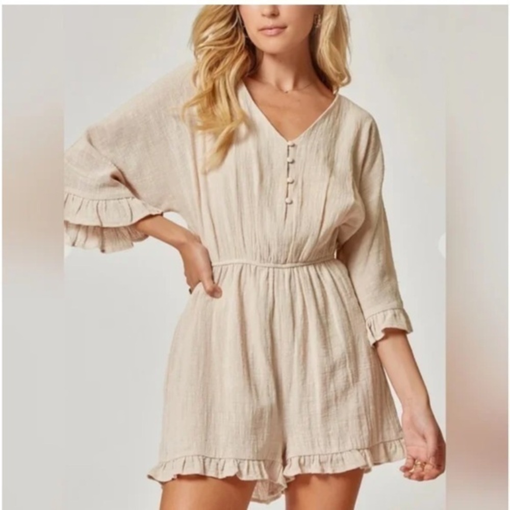 ANDREE BY UNIT Cream 3/4 sleeve Ruffled Romper